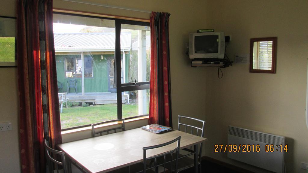 Catlins Newhaven Holiday Park โอวากะ ภายนอก รูปภาพ
